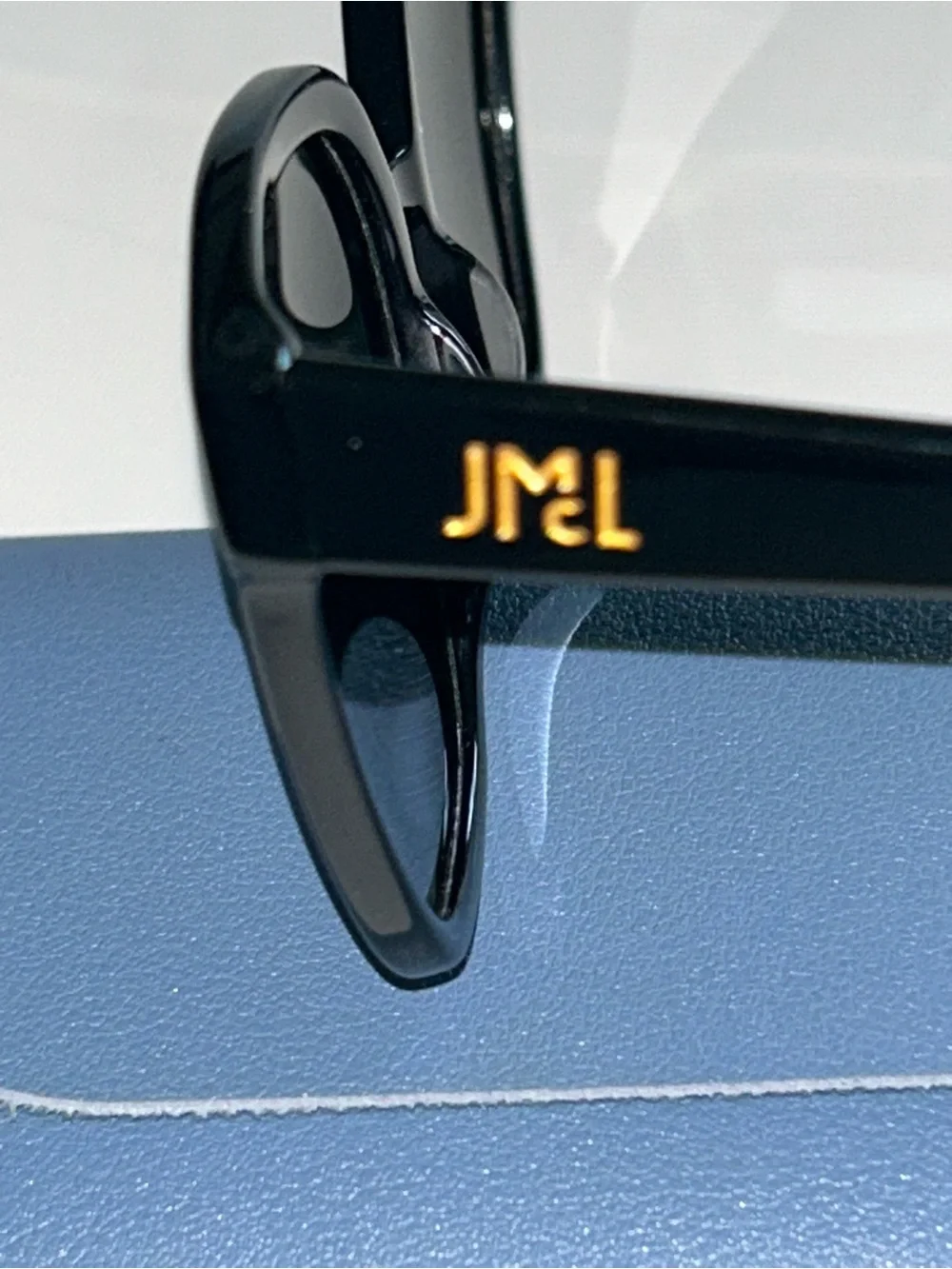 Black polarized Women's Sunglasses Rectangular Frame. J Mcglaughlin Aylin